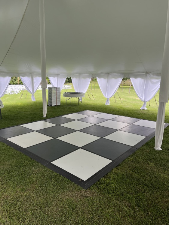 B/W Dance Floor (20' x 20')